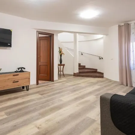 Carola Sicilia Con Piscina Privata E Vasca Idromassaggio A 5 Minuti Dal Mare Altavilla Milicia